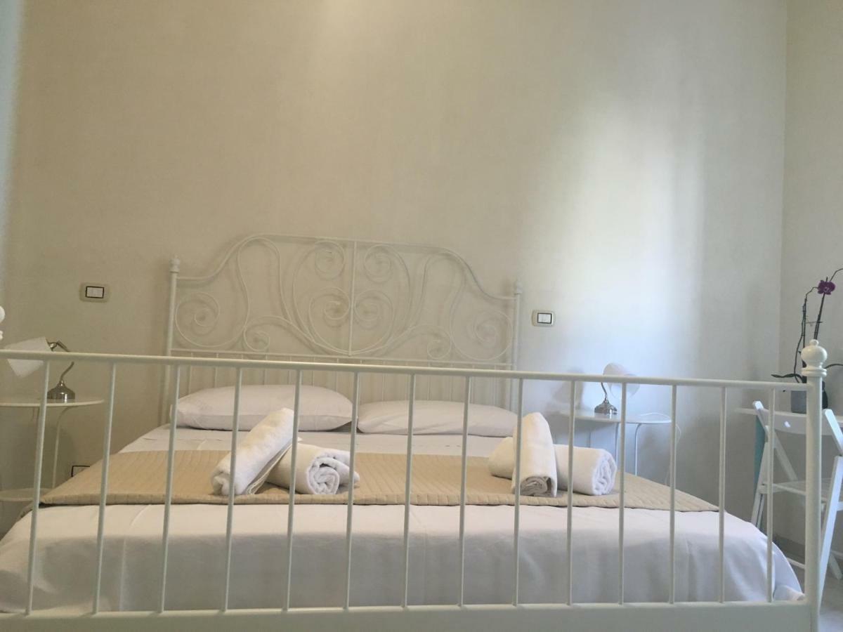 B&B La Via Di Casa Сан-Леоне Экстерьер фото